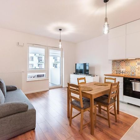Saska Kepa Bright Apartament وارسو المظهر الخارجي الصورة