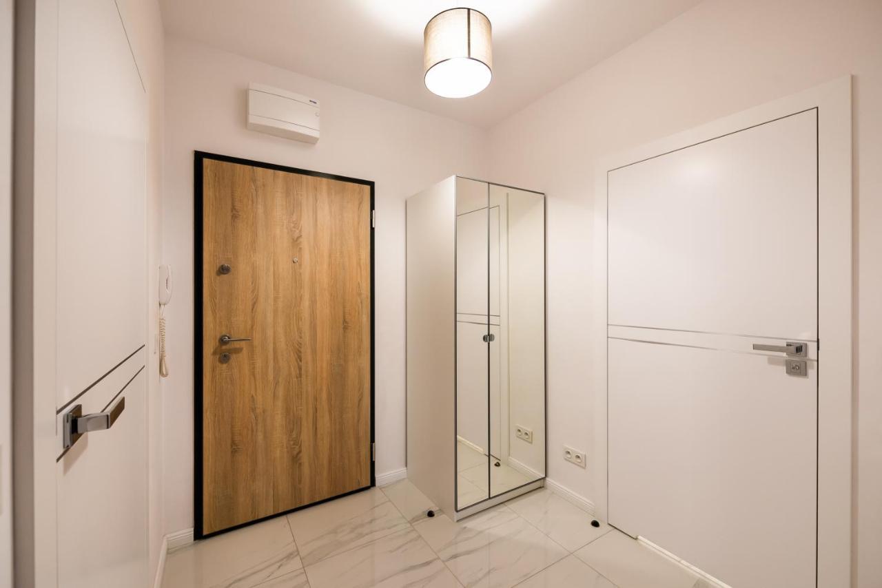 Saska Kepa Bright Apartament وارسو المظهر الخارجي الصورة